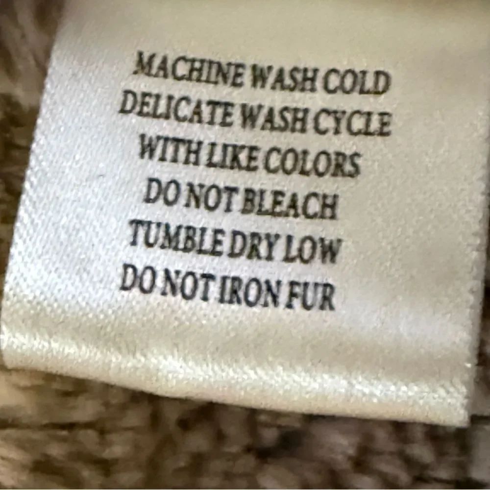 Dylan Faux Fur Sleeveless Reversible Women's Hooded Vest Taupe Brown XL - Picture 9 of 15